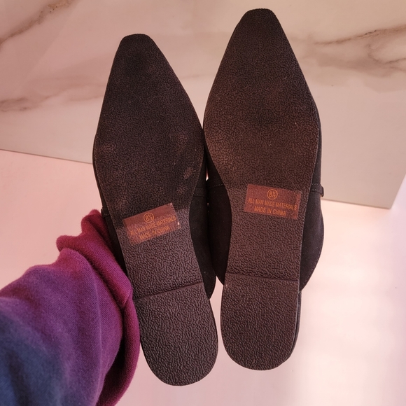 LULU'S Lavareta Black Suede Chain Pointed-Toe Loafer Slides 8.5 - Picture 11 of 14